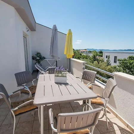 Apartment Verde شقة *